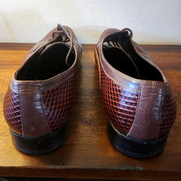 Genio | Embossed Leather Cap-Toe Derby - Picture 5 of 10